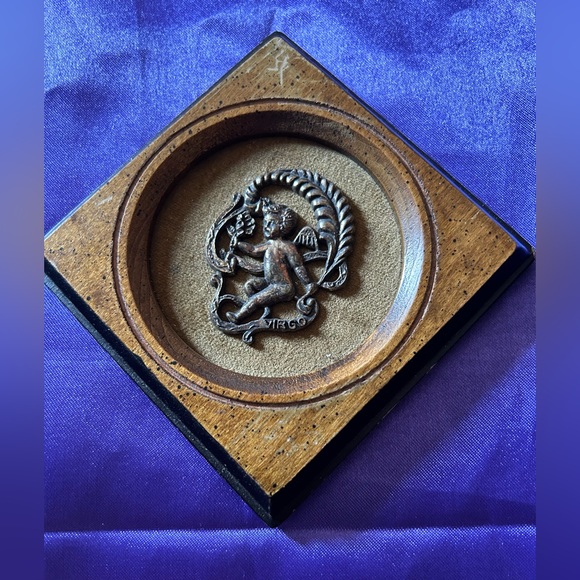 E.A  RIBA Company VTG 70s Zodiac Virgo Wood plaque. Light damage to top. - Picture 3 of 8